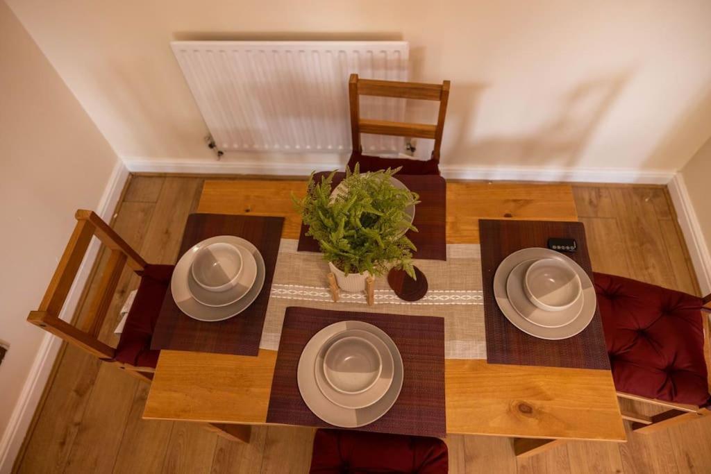 לונדון 3 Bedrooms House-Sofabed-Parking-Bbqstove-Garden מראה חיצוני תמונה